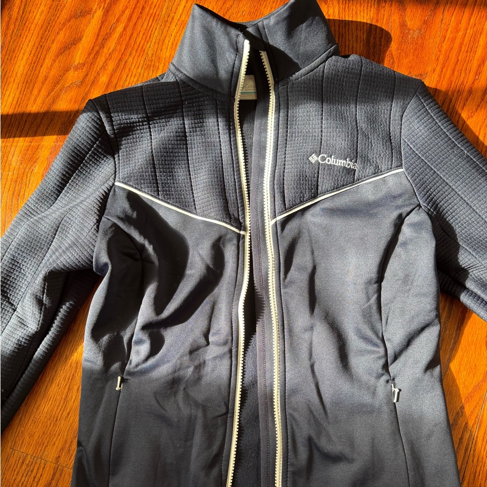 Navy and white Columbia zip up jacket / Size S